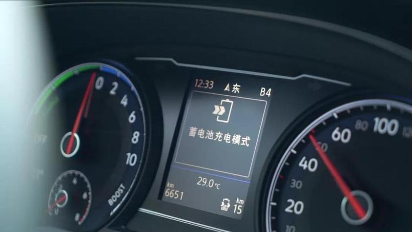 车加电后仪表板故障灯亮,车辆显示电瓶故障,加油就消失2024/6/